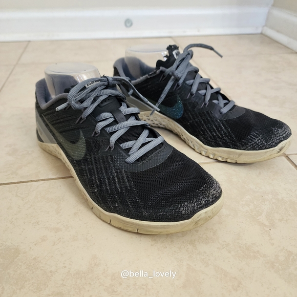 Nike Metcon 3 Sparkly Black and Gray Sneakers - Picture 1 of 11